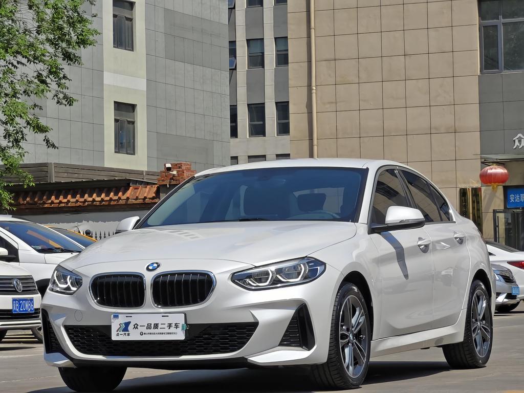 r1019109-bmw-1-series-2022_0