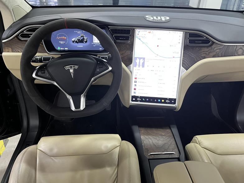r1019266-tesla-model-x-2017_0
