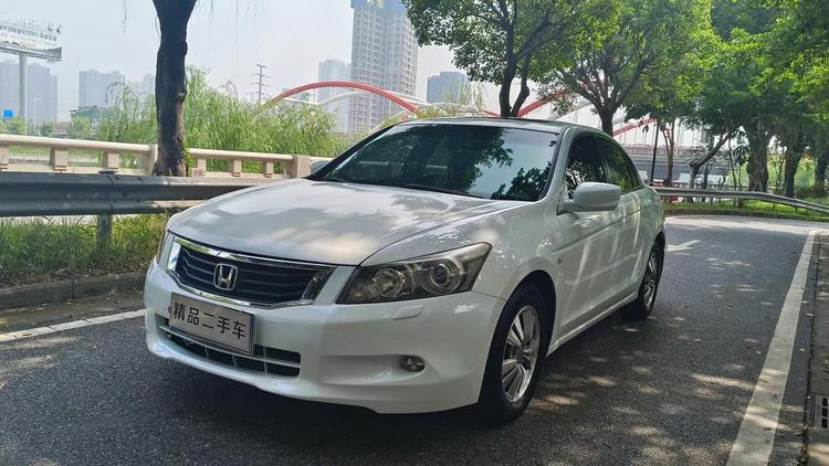 r1019411-honda-accord-2010_0