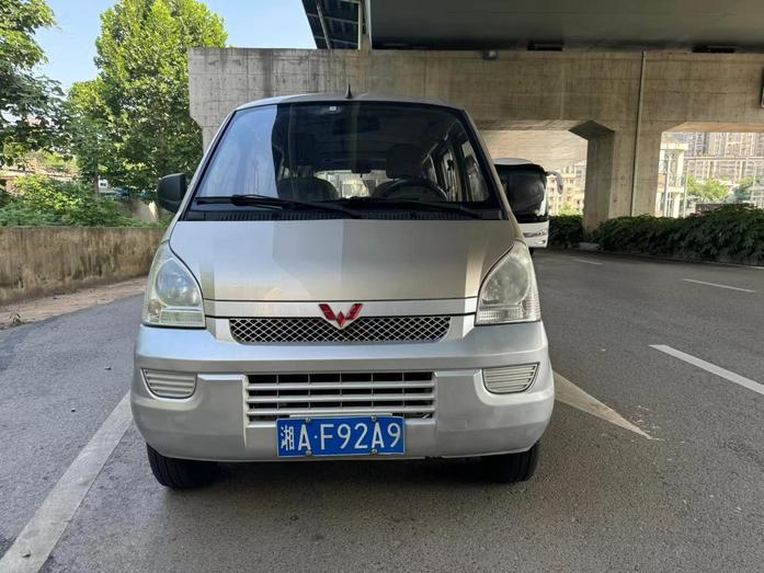 r1019460-wuling-rongguang-2018_0