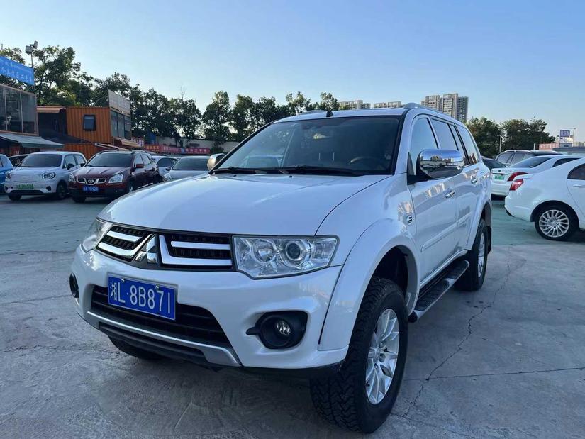 r1019496-mitsubishi-pajero-sport-2014_0