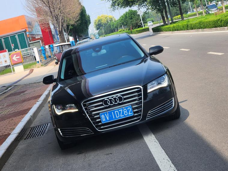 r1019548-audi-a8-2012_0