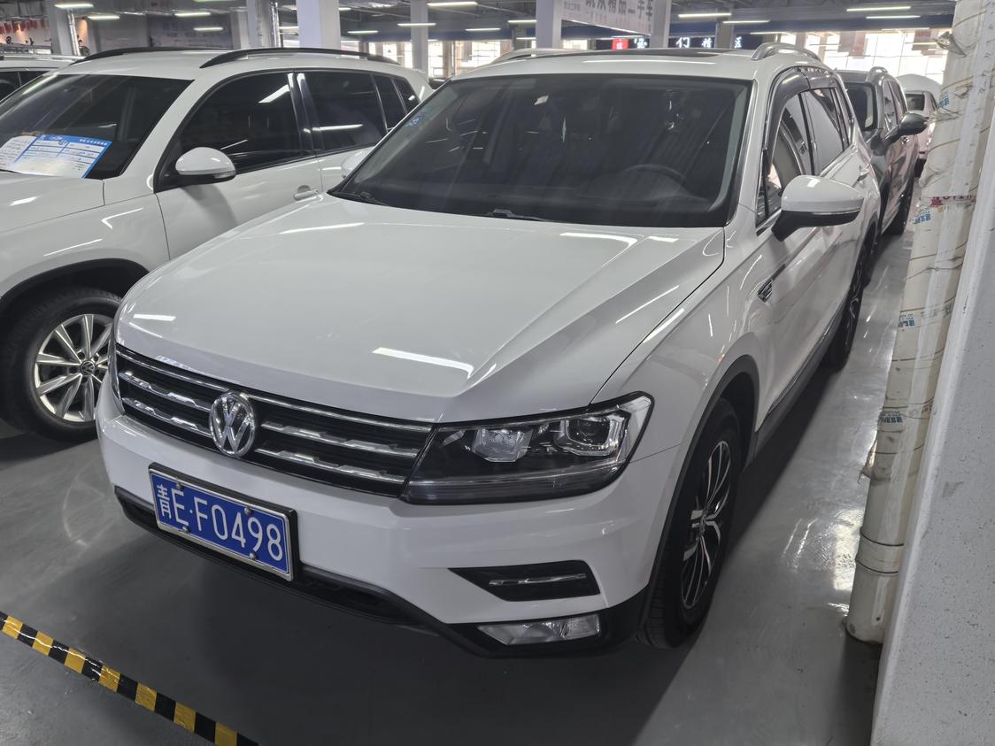 r1019557-volkswagen-tiguan-l-2017_0