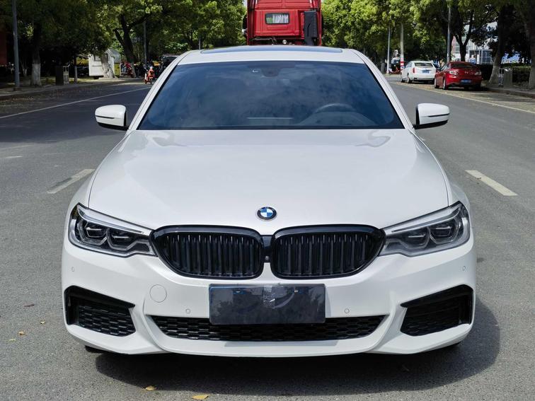 r1019639-bmw-5-series-2020_0
