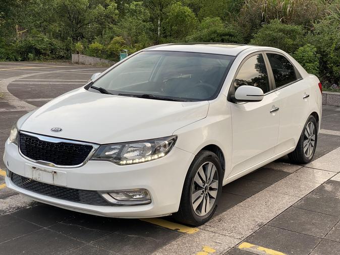 r1019645-kia-forte-2015_0