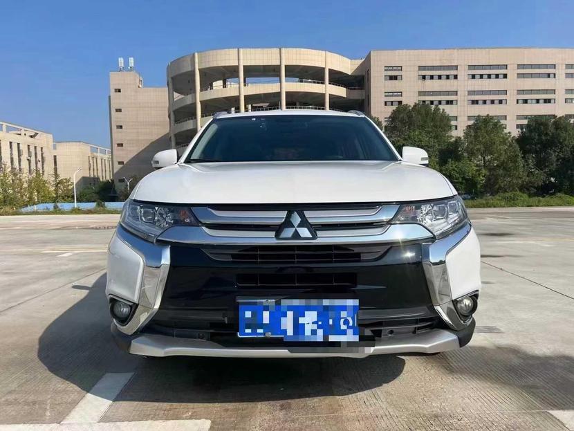 r1019665-mitsubishi-outlander-2019_0