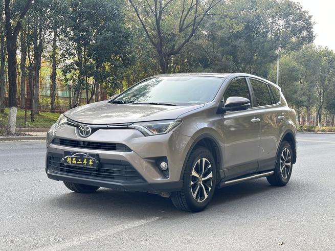 r1020010-toyota-rav4-2018_0
