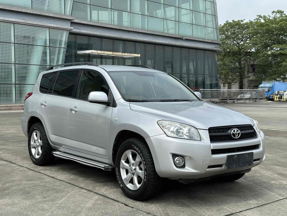 r1020104-toyota-rav4-2012_0