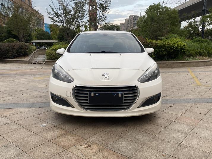 r1020118-peugeot-308-2013_0