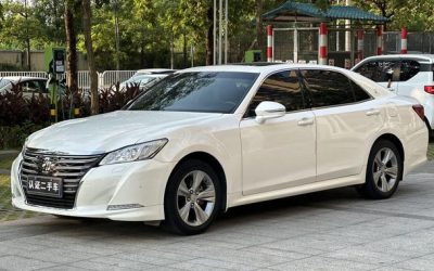 r1020184-toyota-crown-2017_0