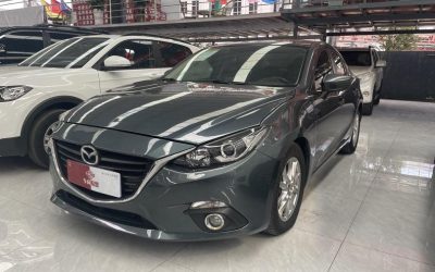 r1020202-mazda3-axela-2015_0