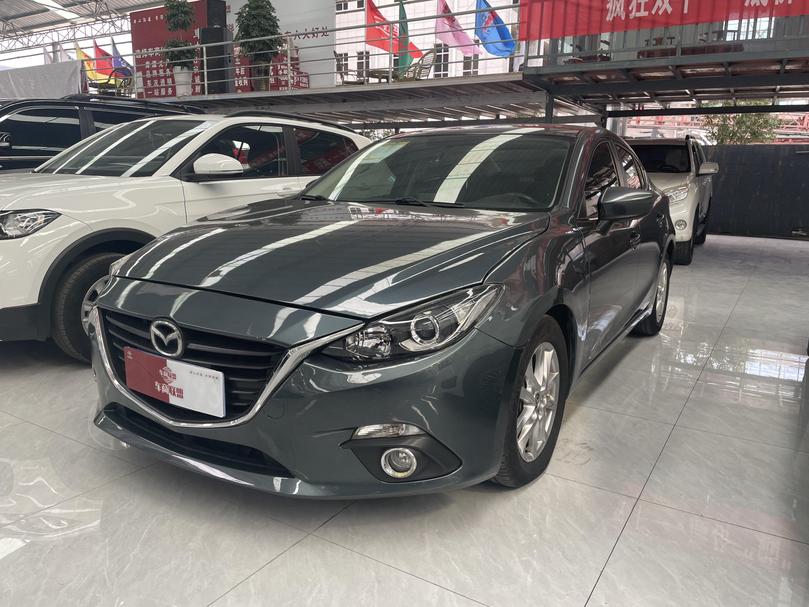 r1020202-mazda3-axela-2015_0