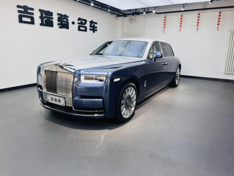 r1020281-rolls-royce-phantom-2022_0