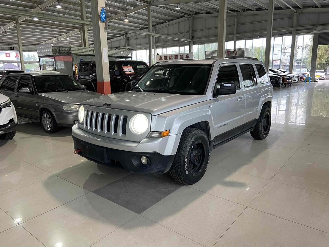 r1020310-jeep-patriot-2012_0