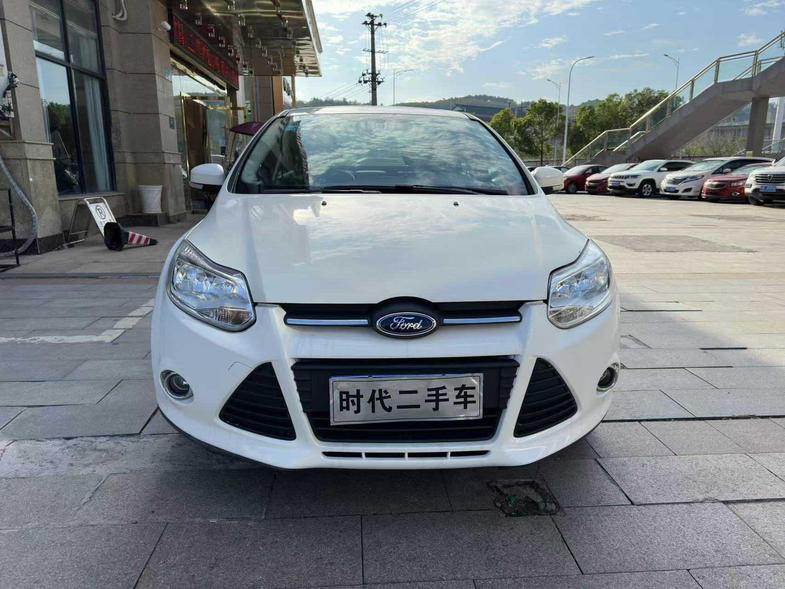 r1020379-ford-focus-2013_0