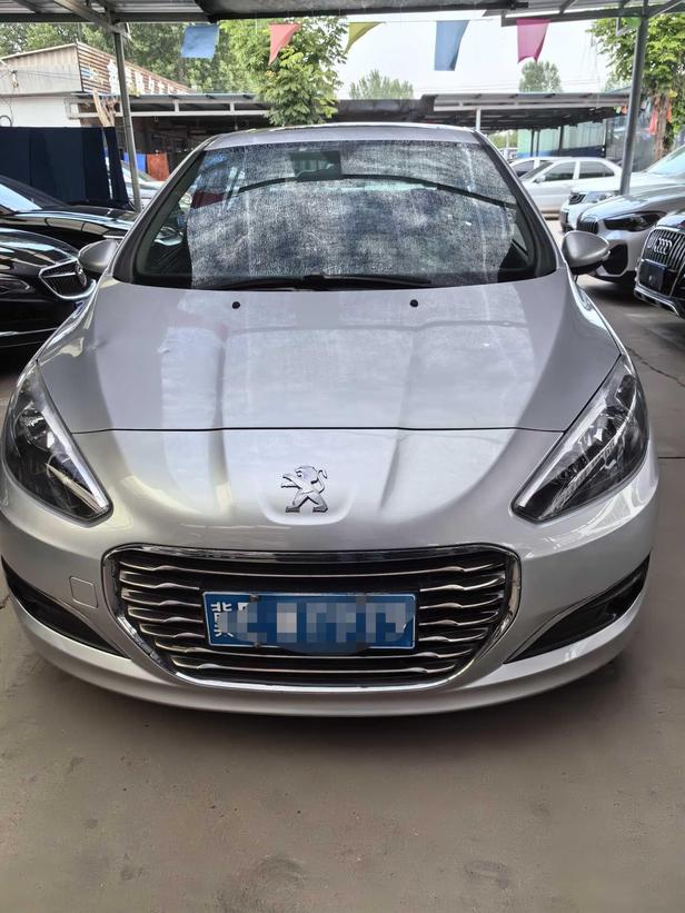 r1020446-peugeot-308-2013_0