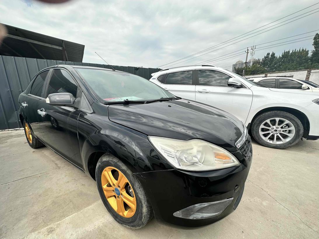 r1020491-ford-focus-2011_0