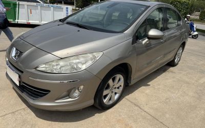 r1020538-peugeot-408-2010_0