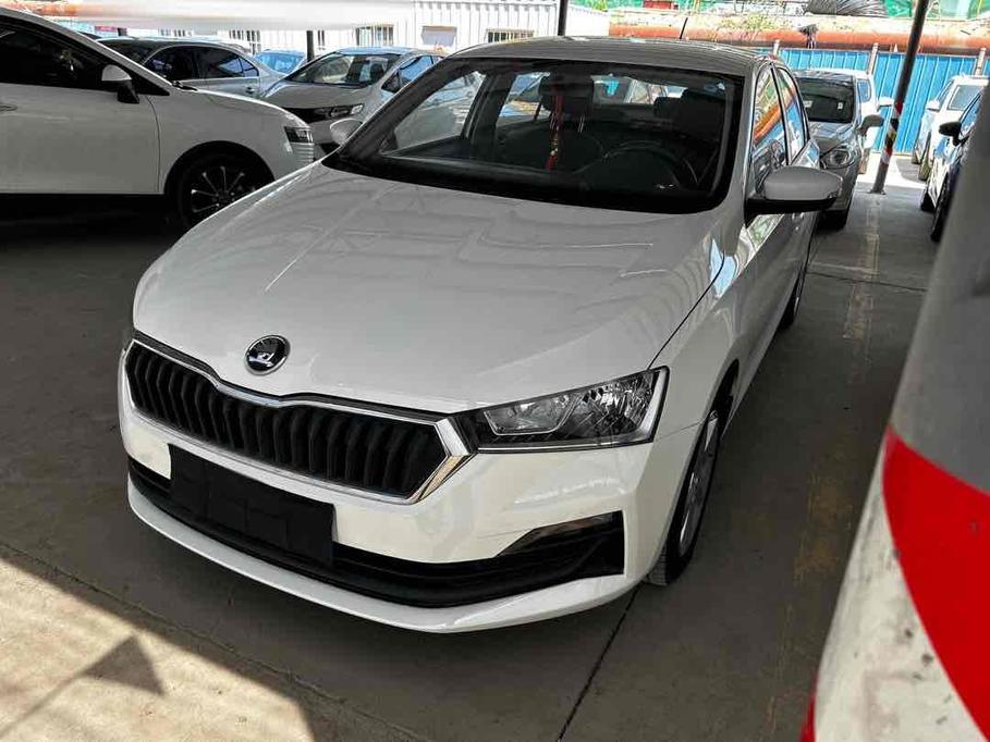 r1020692-skoda-rapid-2022_0