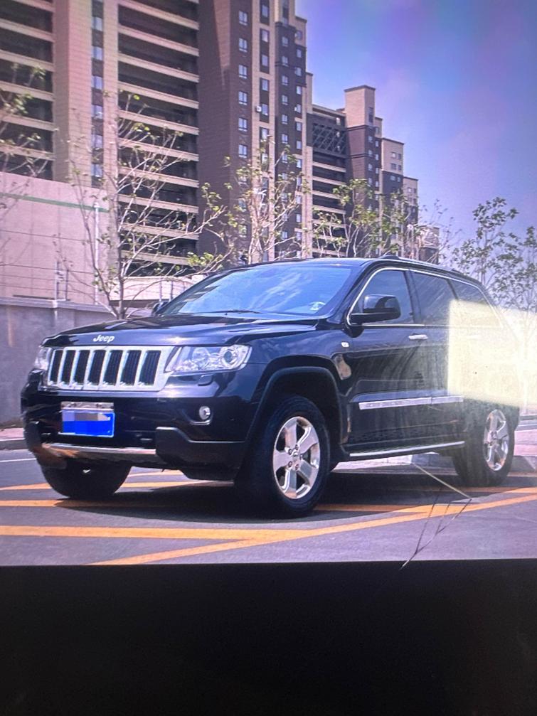 r1020821-jeep-grand-cherokee-2013_0