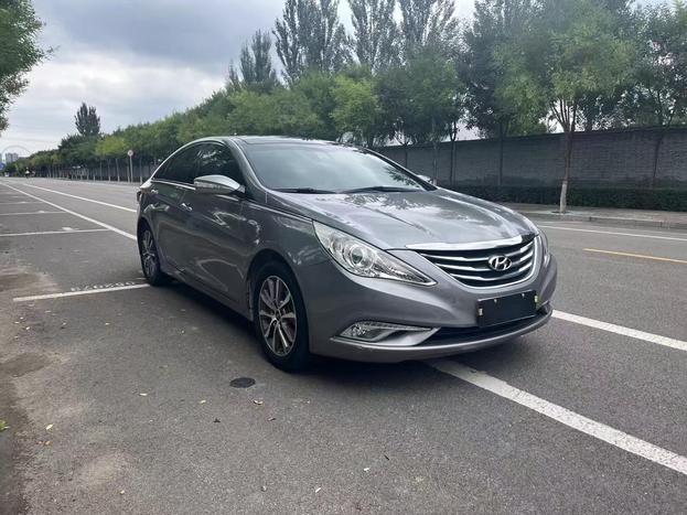 r1020916-hyundai-sonata-2013_0