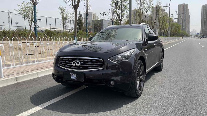 r1020956-infiniti-fx-2011_0