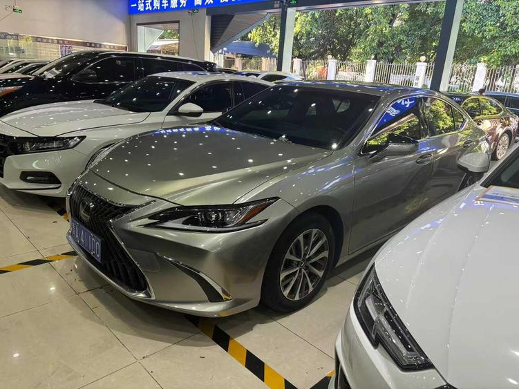 r1021016-lexus-es-2022_0