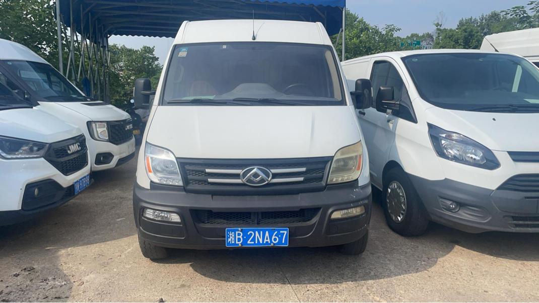 r1021036-saic-maxus-xintu-v80-2021_0