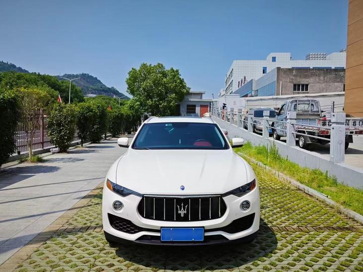 r1021037-maserati-levante-2018_0