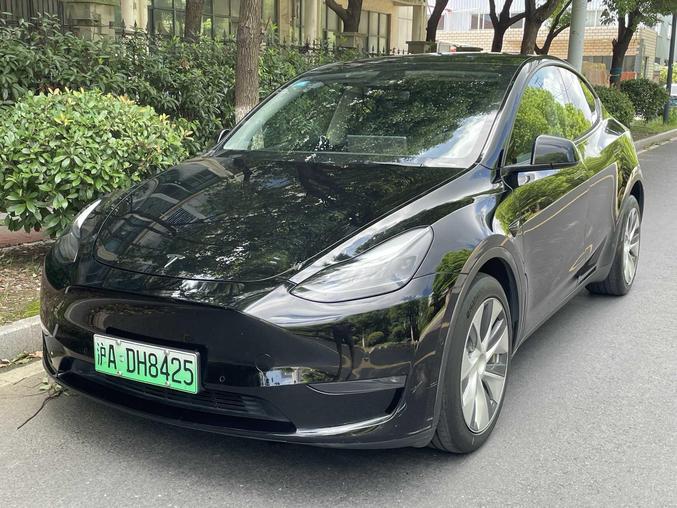 r1021211-tesla-model-y-2021_0