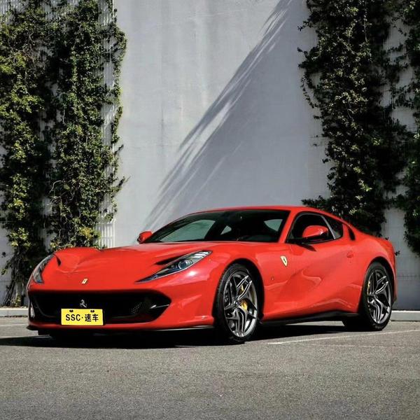 r1021341-ferrari-812-2017_0
