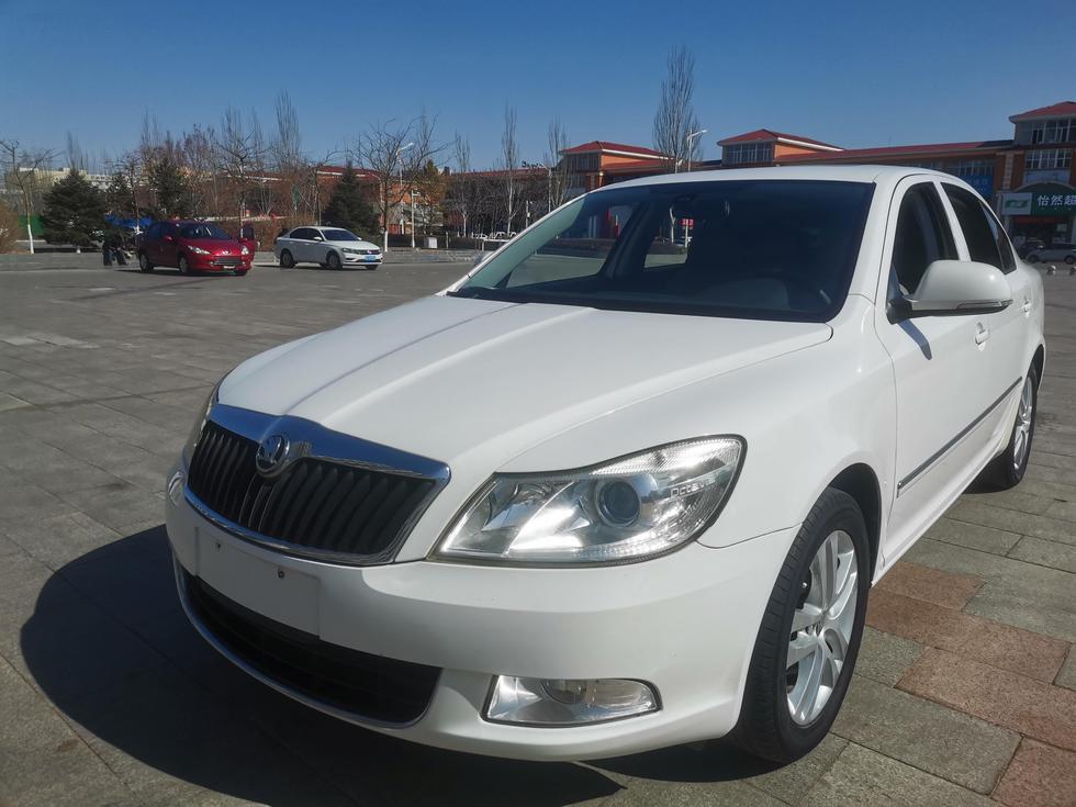r1021373-skoda-octavia-2014_0