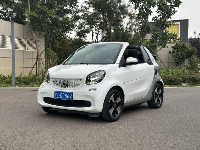 r1021597-smart-fortwo-2018_0