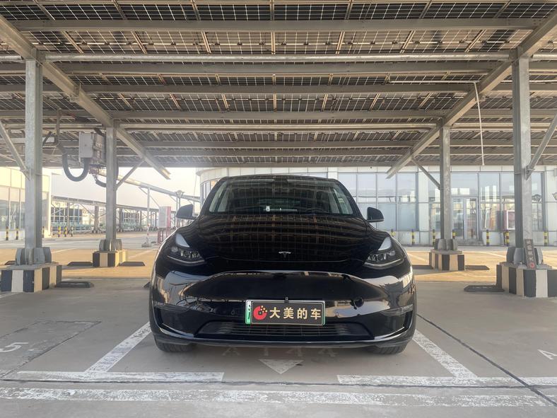 r1021838-tesla-model-y-2022_0