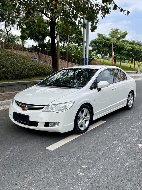 r1021866-honda-ciimo-2014_0
