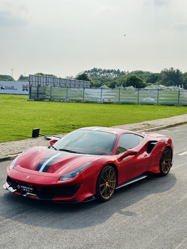 r1021921-ferrari-488-2019_0