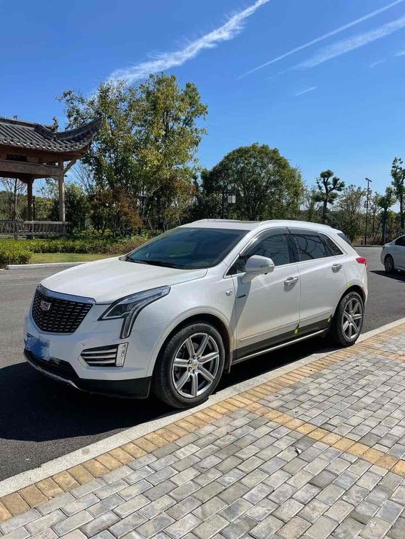 r1019069-cadillac-xt5-2018_0