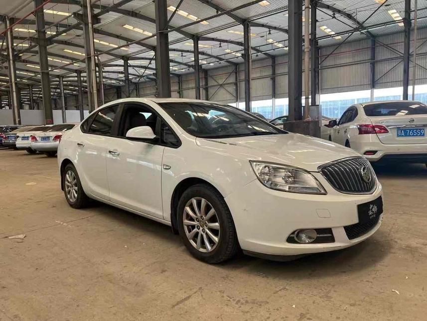 r1019091-buick-excelle-gt-2012_0