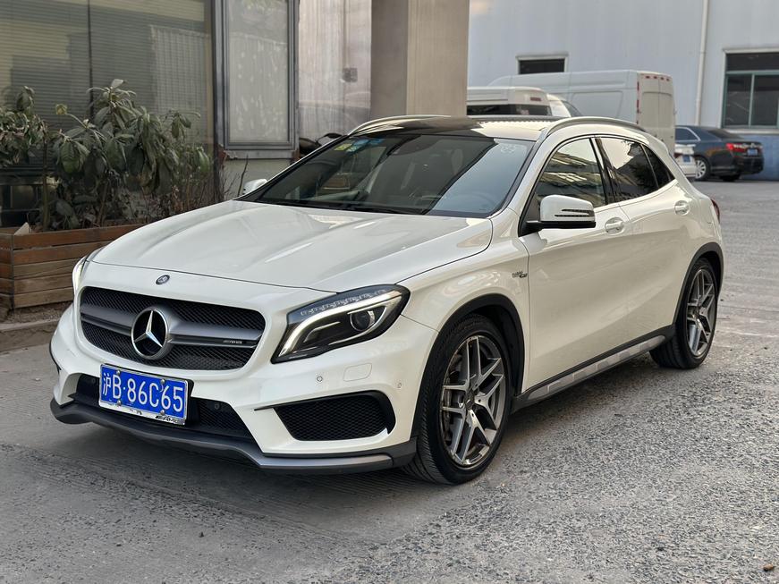 r1019119-mercedes-benz-gla-amg-2015_0