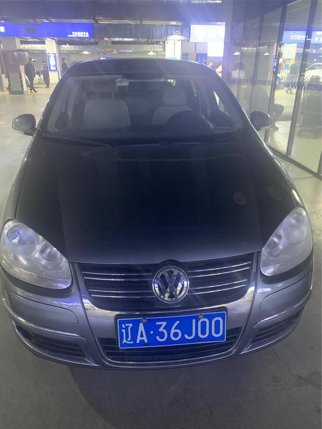 r1019164-volkswagen-sagitar-2010_0