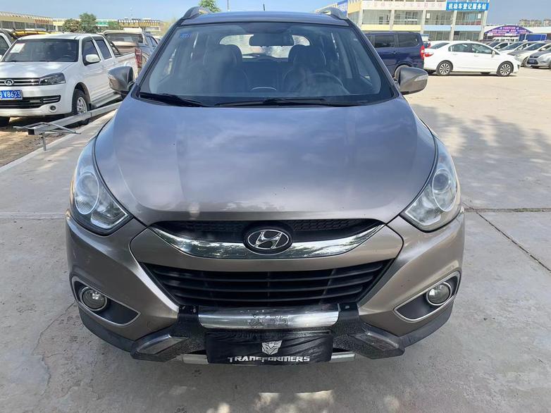 r1019273-hyundai-ix35-2011_0