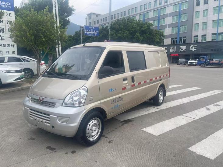 r1019336-wuling-rongguang-2020_0