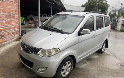 r1019375-wuling-hongguang-2015_0