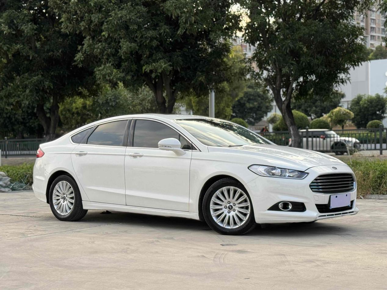 r1019405-ford-mondeo-2015_0