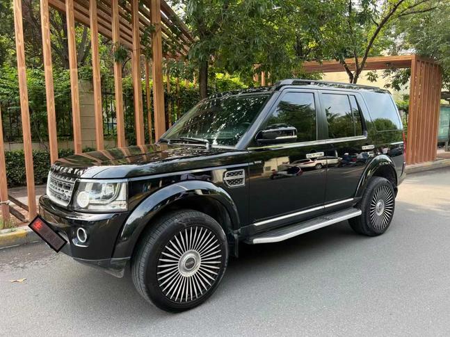 r1019477-land-rover-discovery-2014_0