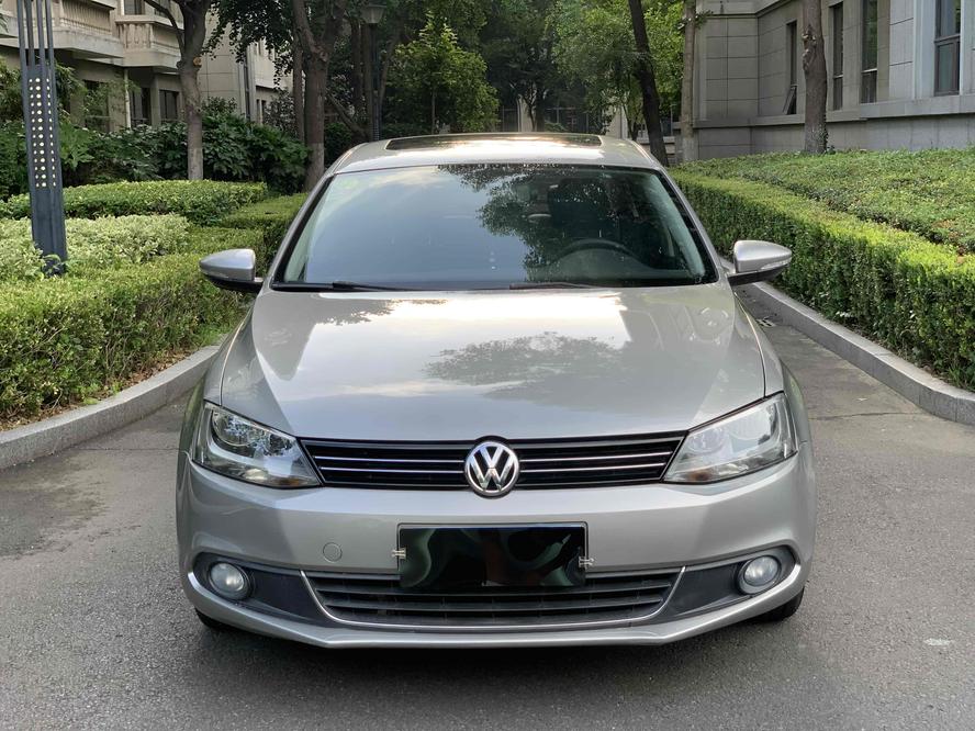 r1019502-volkswagen-sagitar-2015_0