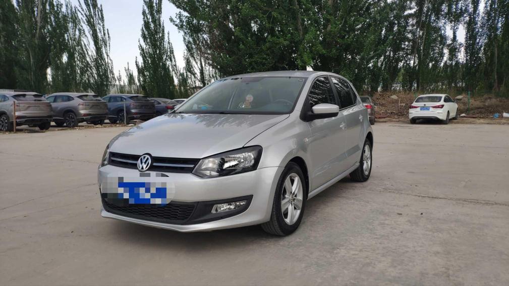 r1019562-volkswagen-polo-2012_0
