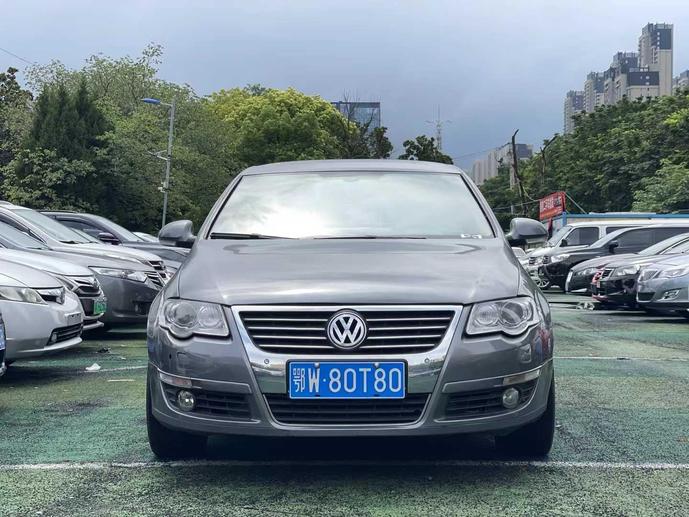r1019599-volkswagen-magotan-2009_0