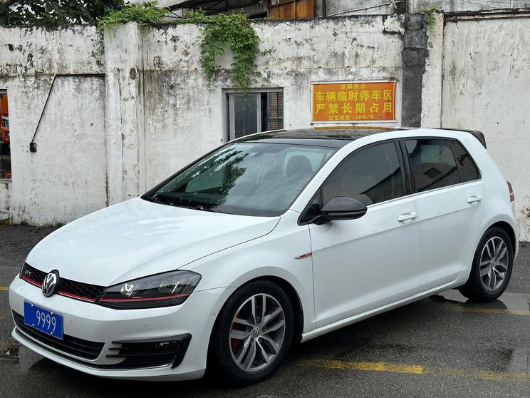 r1019627-volkswagen-golf-2017_0