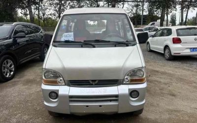 r1019763-wuling-sunshine-2012_0